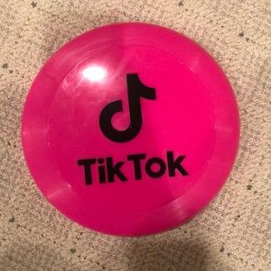 TikTok frisbee